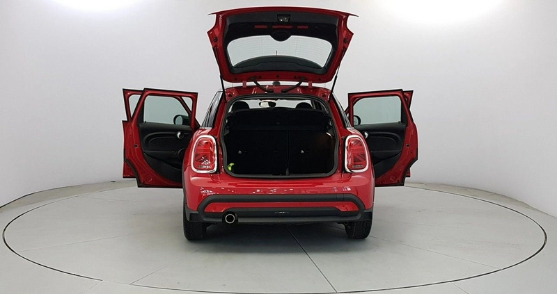 MINI Cooper cena 85900 przebieg: 31000, rok produkcji 2022 z Międzyzdroje małe 596
